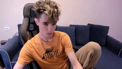 James online show from November 25, 8:31 pm