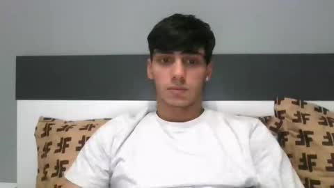 Snapshot of james_qss8 chatting on December 3, 7:55 pm James online show from December 3, 7:55 pm