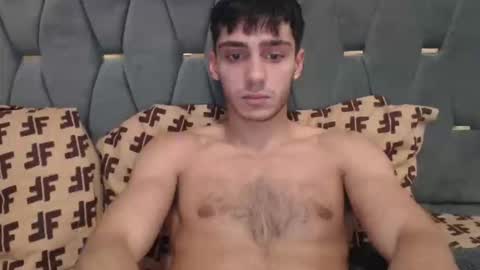 Snapshot of james_qss8 chatting on November 12, 12:49 pm James online show from November 12, 12:49 pm