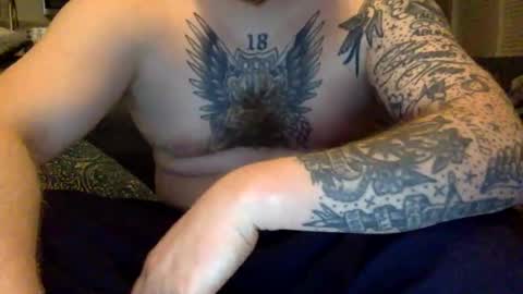 Snapshot of jamesbuilt chatting on February 21, 1:11 am jamesbuilt online show from February 21, 1:11 am
