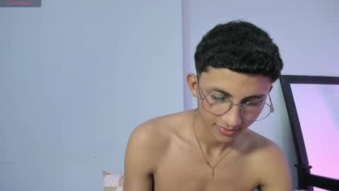 Snapshot of jamess_blanco chatting on October 8, 11:35 pm jamess_blanco online show from October 8, 11:35 pm