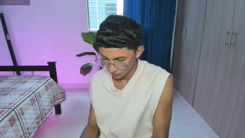 Snapshot of jamess_blanco chatting on October 10, 7:57 pm jamess_blanco online show from October 10, 7:57 pm