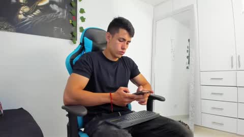 Jamess hott online show from January 14, 1:17 pm