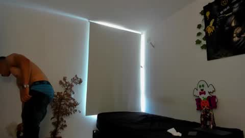 Jamess hott online show from January 30, 6:10 pm