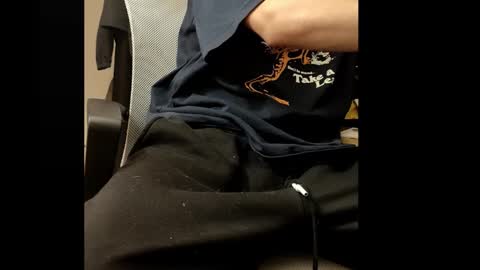 Snapshot of jamessama_0 chatting on November 10, 4:11 am jamessama_0 online show from November 10, 4:11 am