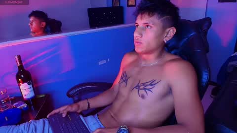 Jamesshott  online show from January 10, 3:52 am