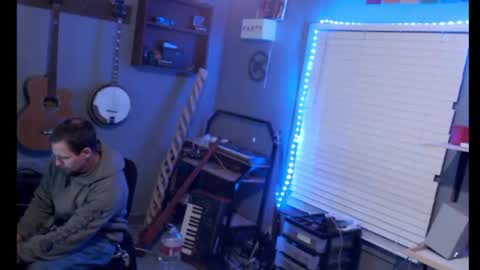 Snapshot of jameswebbscope chatting on May 5, 5:37 am Jameswebbscope online show from May 5, 5:37 am
