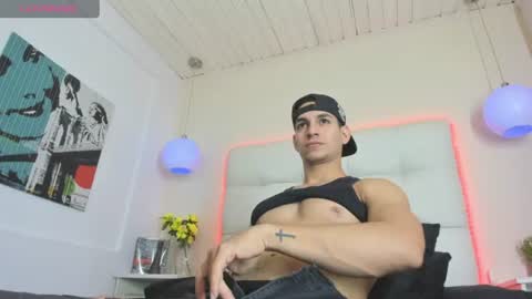 Snapshot of jamexxx1 chatting on July 18, 9:29 pm --- James --- online show from July 18, 9:29 pm