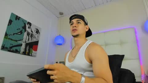 Snapshot of jamexxx1 chatting on August 8, 11:18 pm --- James --- online show from August 8, 11:18 pm