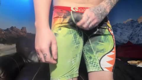 Snapshot of jamiejordan93 chatting on December 6, 10:19 pm OF - Jamiejordans online show from December 6, 10:19 pm