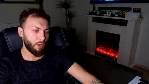 Snapshot of jamienoxus chatting on February 3, 6:00 am Robbie online show from February 3, 6:00 am