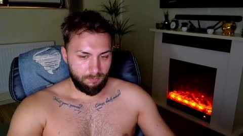 Snapshot of jamienoxus chatting on May 12, 5:37 am Robbie online show from May 12, 5:37 am