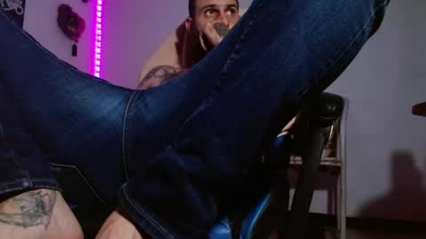 Jammes. online show from April 22, 6:53 pm