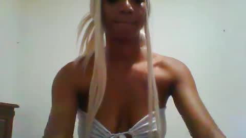 Snapshot of jandysaravia6 chatting on April 7, 1:50 am jandysaravia6 online show from April 7, 1:50 am