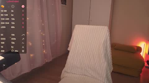 Snapshot of jane_kinn chatting on December 13, 7:53 pm jane_kinn online show from December 13, 7:53 pm