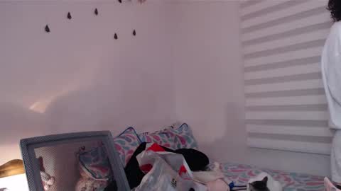 Snapshot of jane_r chatting on January 10, 2:14 am Jane online show from January 10, 2:14 am