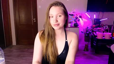 Snapshot of janeblossomhot chatting on April 18, 7:07 pm Jane online show from April 18, 7:07 pm