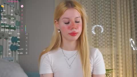 Jennifer  online show from October 30, 7:36 pm