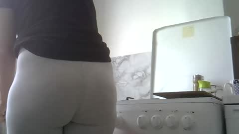 janehotmilf online show from June 1, 8:05 am