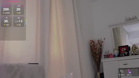 Snapshot of janellebrown_ chatting on February 12, 10:10 am Janelle Brown online show from February 12, 10:10 am