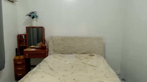 Snapshot of janelovers chatting on February 24, 1:36 am janelovers online show from February 24, 1:36 am