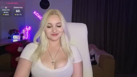 Snapshot of janemiss chatting on April 19, 7:49 pm Jane online show from April 19, 7:49 pm