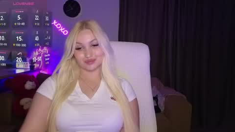Snapshot of janemiss chatting on May 9, 3:39 pm Jane online show from May 9, 3:39 pm