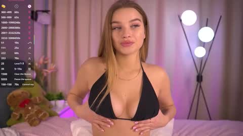 Snapshot of janetjennings chatting on February 21, 5:30 am Day Alice Night Stella online show from February 21, 5:30 am