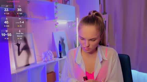 Snapshot of janewirtz chatting on October 24, 6:21 am Hi Im Alice and here youll find something online show from October 24, 6:21 am