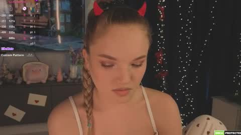 Hi Im Alice and here youll find something online show from April 15, 7:04 am