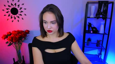 janewyatt online show from December 22, 5:12 am