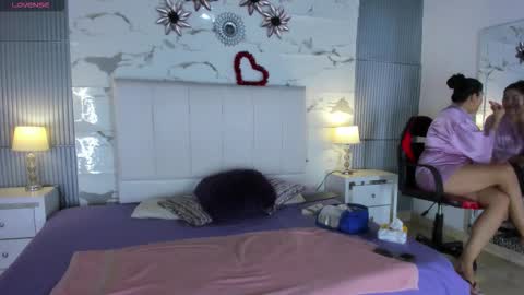 Snapshot of janick_baker chatting on November 15, 12:02 pm janick_baker online show from November 15, 12:02 pm