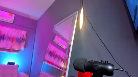 Janinne  online show from March 13, 11:17 am