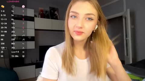 Snapshot of janitamunerlyn chatting on February 9, 3:32 am Stacy online show from February 9, 3:32 am