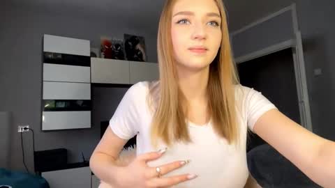 Snapshot of janitamunerlyn chatting on February 10, 9:24 am Stacy online show from February 10, 9:24 am