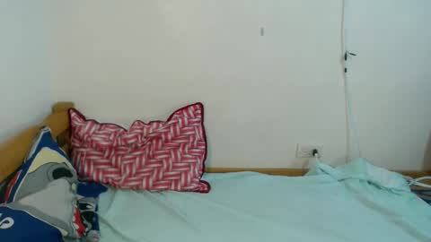 janlloyd04 online show from November 17, 8:31 am