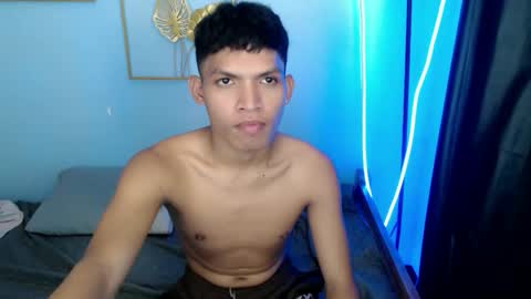 janlloyd04 online show from April 15, 5:58 am