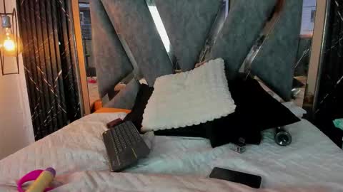 janna_a online show from March 17, 7:50 pm