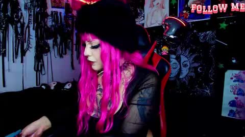      online show from December 17, 9:54 pm