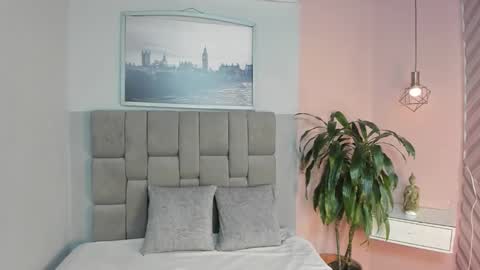 Snapshot of janna_lopezz chatting on November 6, 11:11 am Janna online show from November 6, 11:11 am