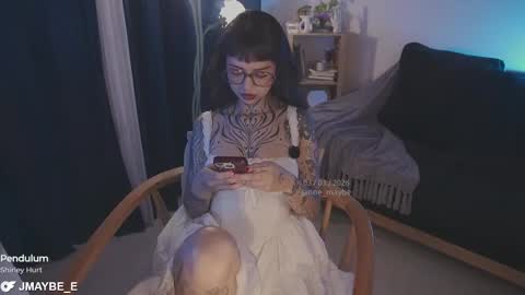   jmaybe e online show from March 3, 1:28 pm