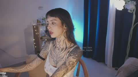 Snapshot of janne_maybe chatting on April 28, 3:06 pm jmaybe e online show from April 28, 3:06 pm