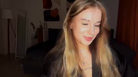 Snapshot of janniekeneipp chatting on October 22, 8:52 pm Janni online show from October 22, 8:52 pm