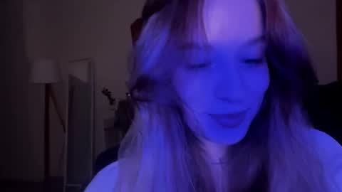 Snapshot of janniekeneipp chatting on October 27, 6:45 pm Janni online show from October 27, 6:45 pm