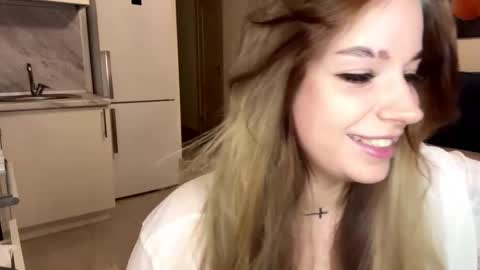 Snapshot of janniekeneipp chatting on November 7, 5:46 pm Janni online show from November 7, 5:46 pm