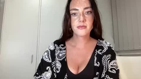 janorisse online show from March 28, 9:58 pm