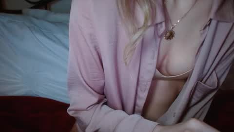 Snapshot of januarydaze chatting on October 20, 6:25 am the small pp whisperer ball puncher online show from October 20, 6:25 am