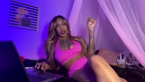 JanuaryVice online show from November 17, 12:55 pm