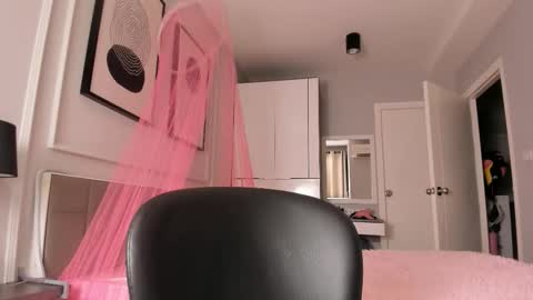 Amelle online show from February 26, 11:04 pm