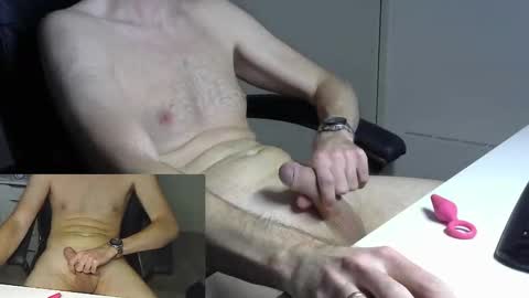 Snapshot of japie93 chatting on October 16, 6:20 pm japie93 online show from October 16, 6:20 pm